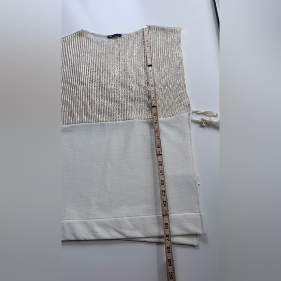 Zara Stylish White and Gold Sleeveless Blouse - Picture 15 of 15
